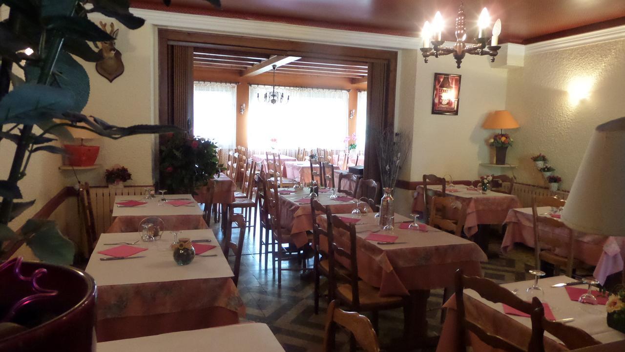 Hotel Restaurant La Renaissance Saint-Cirgues-en-Montagne Exterior foto